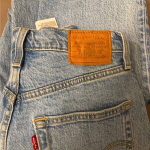 Levi's Classic Light Blue Ribcage straight jeans